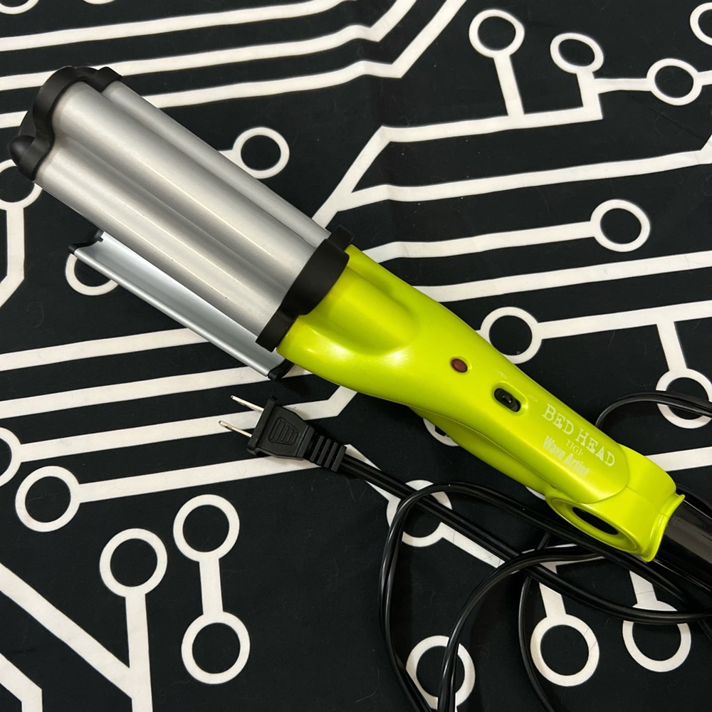 Bed Head Wave Artist Deep Waver With Tourmaline Ceramic Technology (Green)